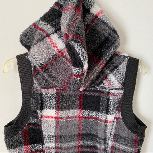 Maurices women’s plaid reversible vest size medium - Picture 3 of 8